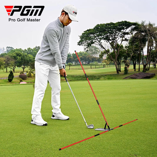 Golfer trainiert Schwungebene mit PGM Swing Trainer JZQ022
